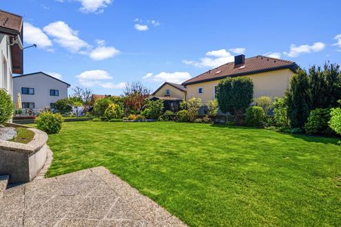 "Gepfelgter Bungalow mit Garten in Oberhausen"	