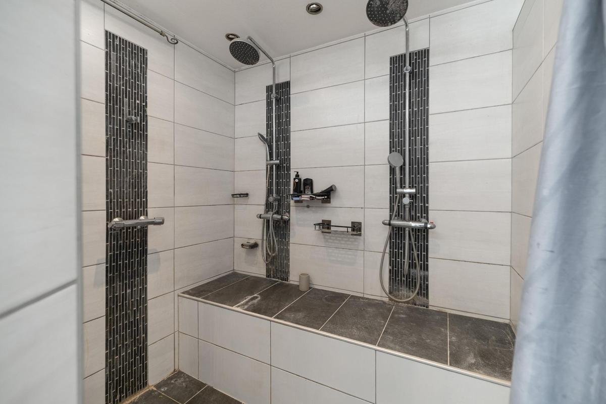 11 Badezimmer Dusche