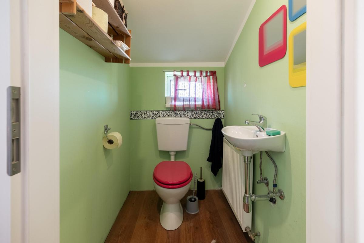 24 WC