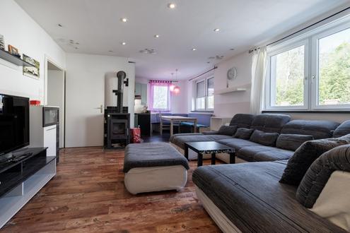 "Gro�z�giges Einfamilienhaus mit viel Platz f�r Familie, Beruf und Hobby!"