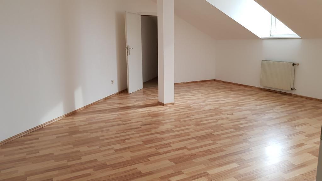 gro�es Zimmer