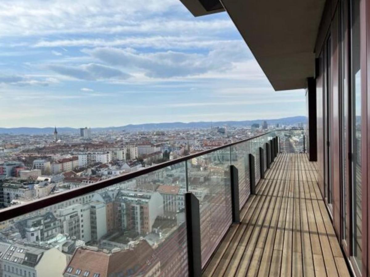 Terrasse unm�bliert