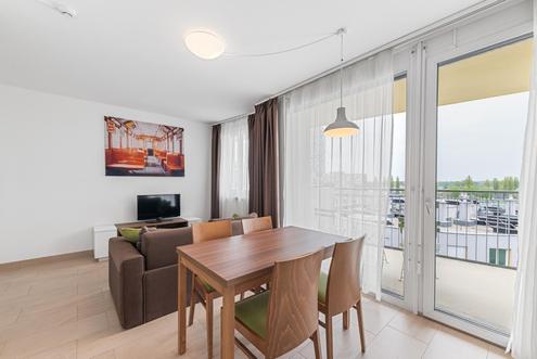 Voll m�blierte 2-Zimmer-Wohnung mit Balkon u. Outdoor-Pool