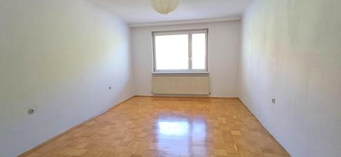 2 Zimmer-Wohnung / U1 ums Eck