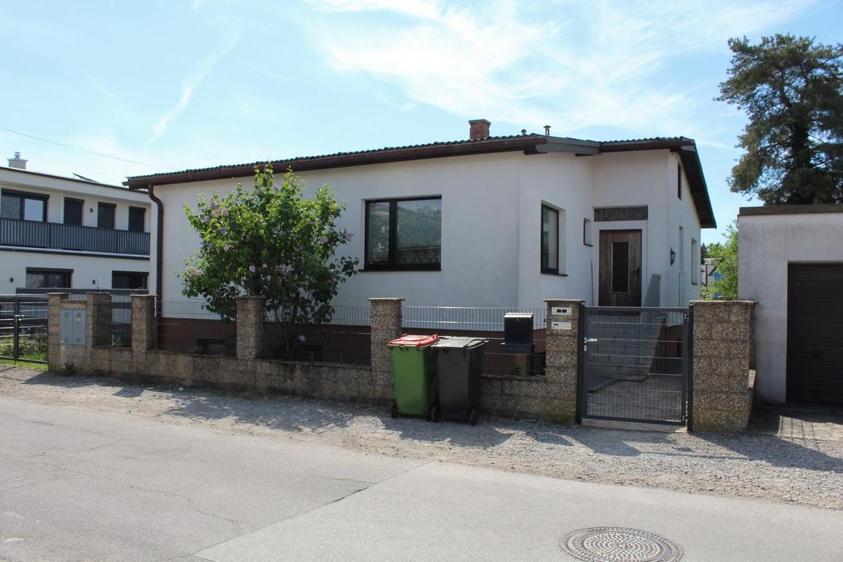 02-EFH 2231 Strasshof, Strasserfeld, Stra�enansich
