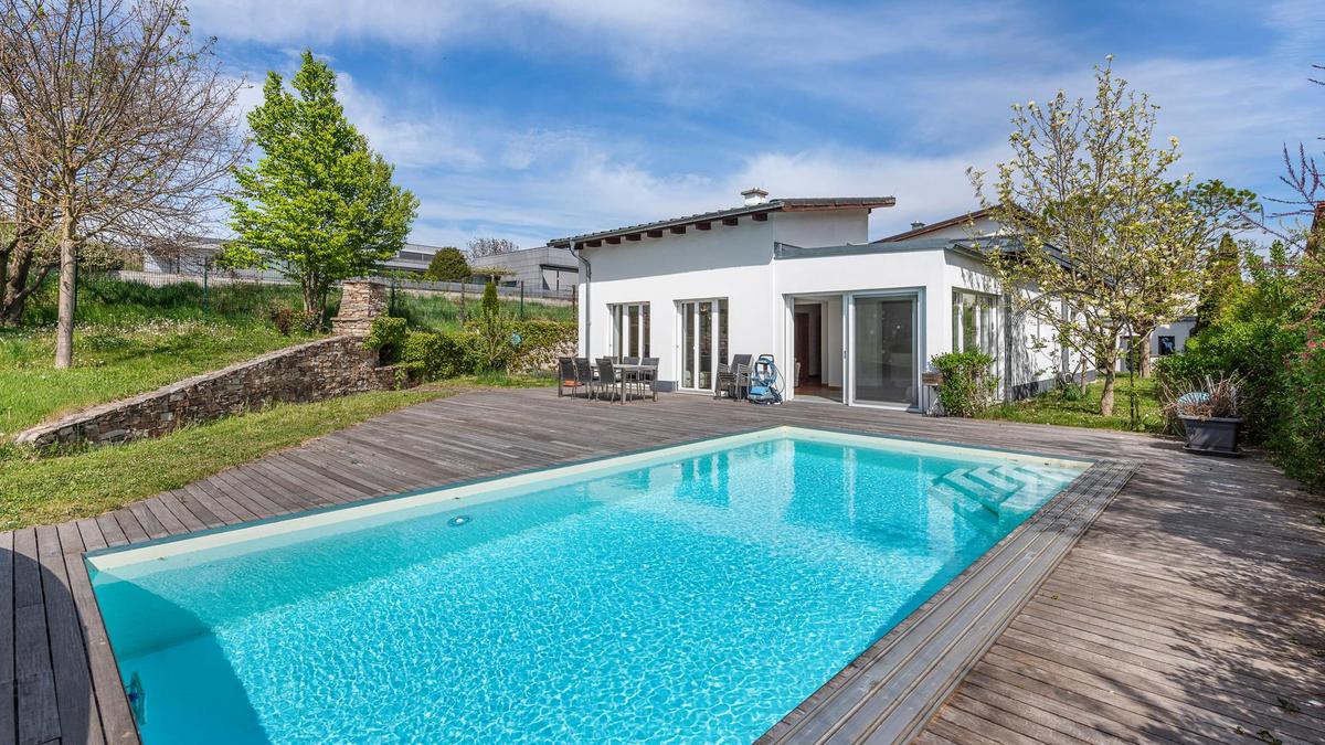 Modernes Pool