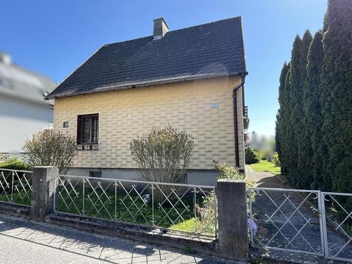 Einfamilienhaus in Wohnlage - neue Eigent�mer gesucht!