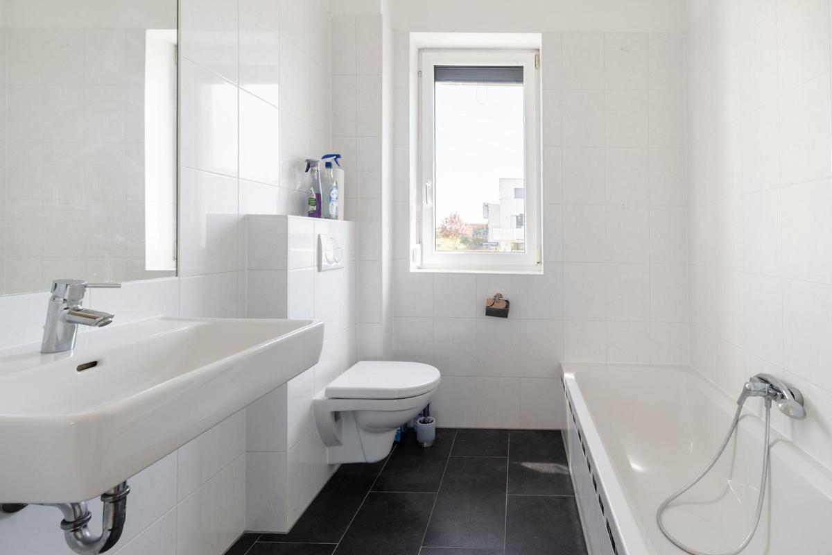 13 Badezimmer OG