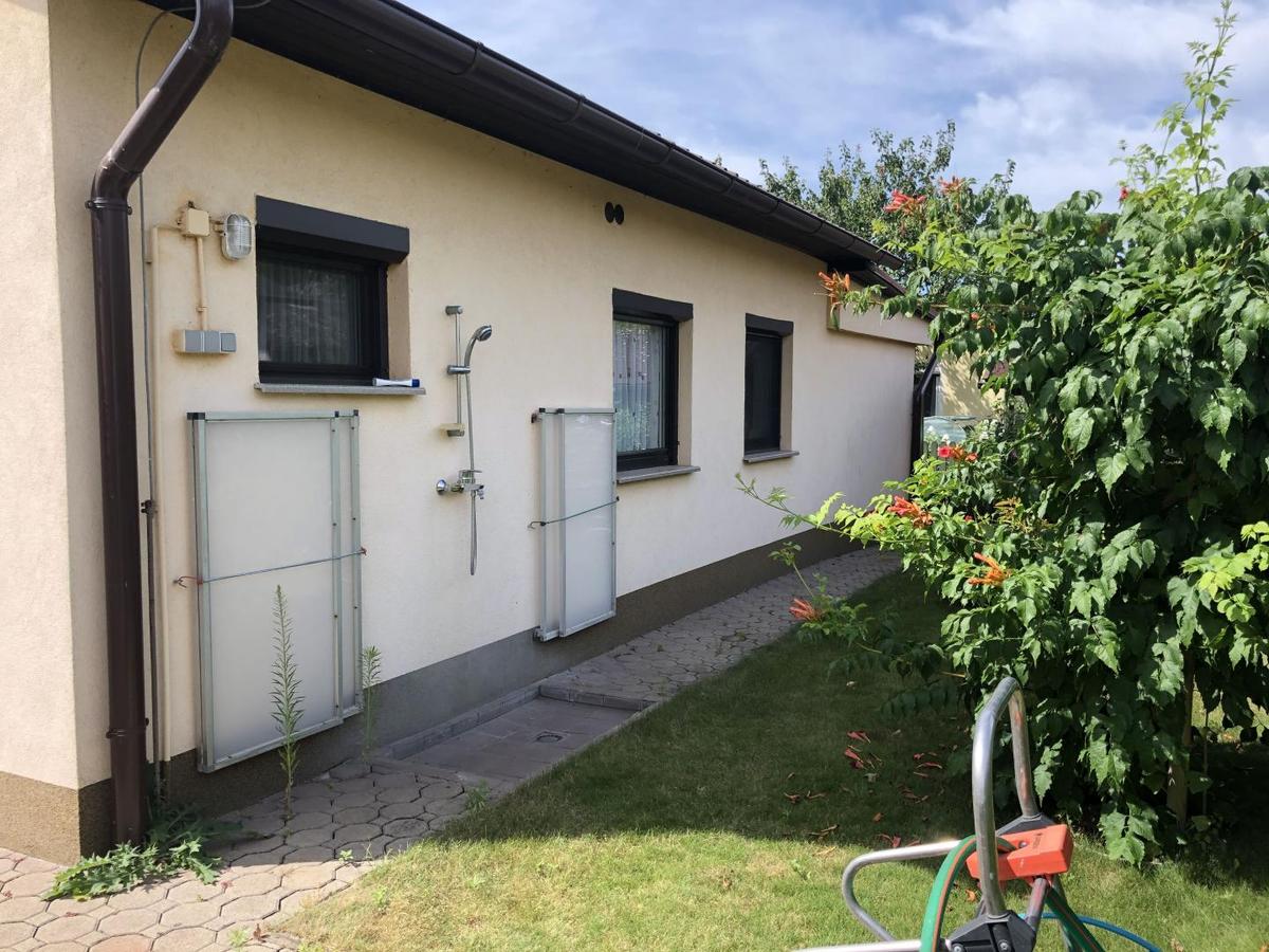 05 Hausansicht hinten_Au�endusche-min