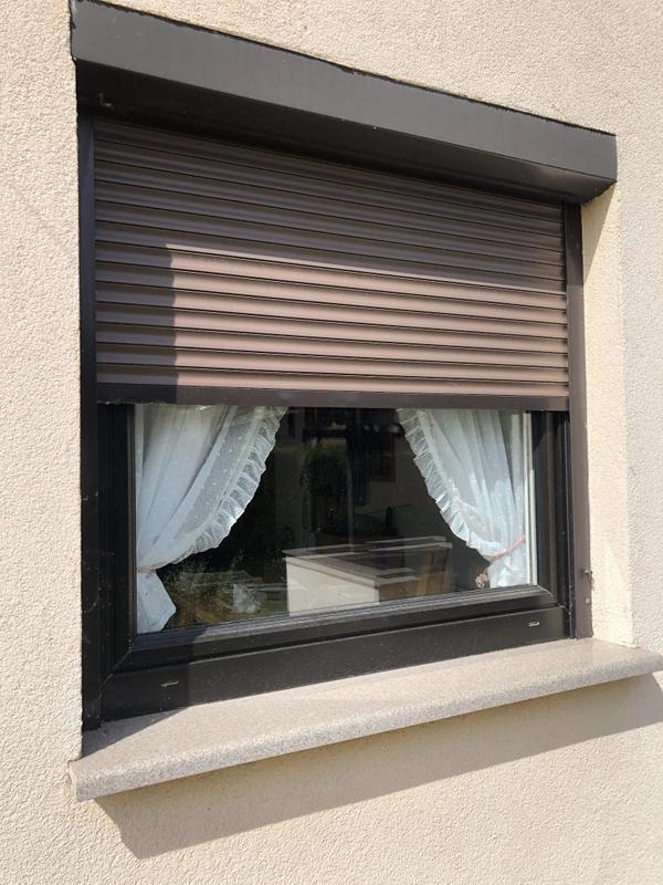 12 Kunststofffenster_Rolll�den_Fliegengitter-min