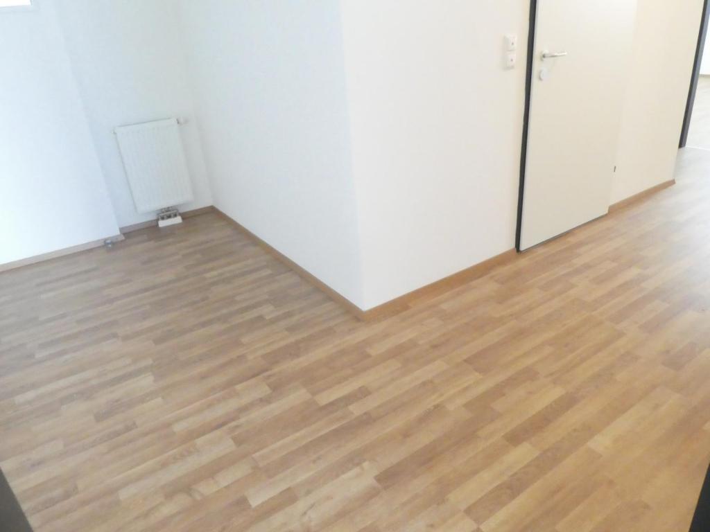 gro�er Vorraum mit viel Platz f�r Garderobe