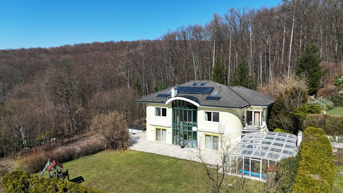 2 Villa in Waldrandlage