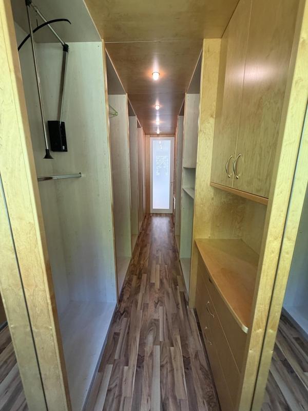 18 Begehbarer Schrank OG