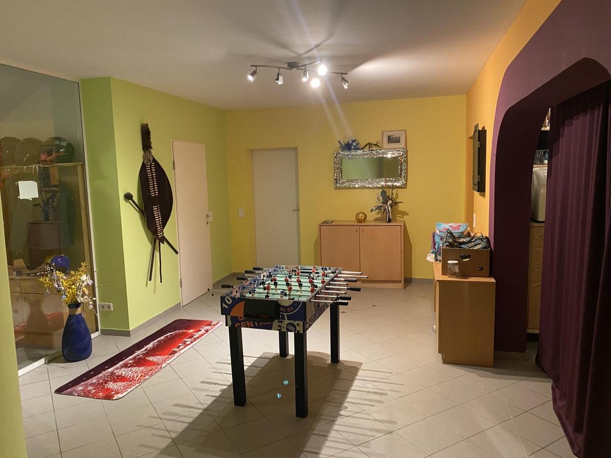 30 Zentralraum (unm�bliert) UG