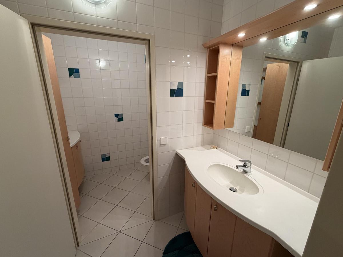 32 Toilette UG