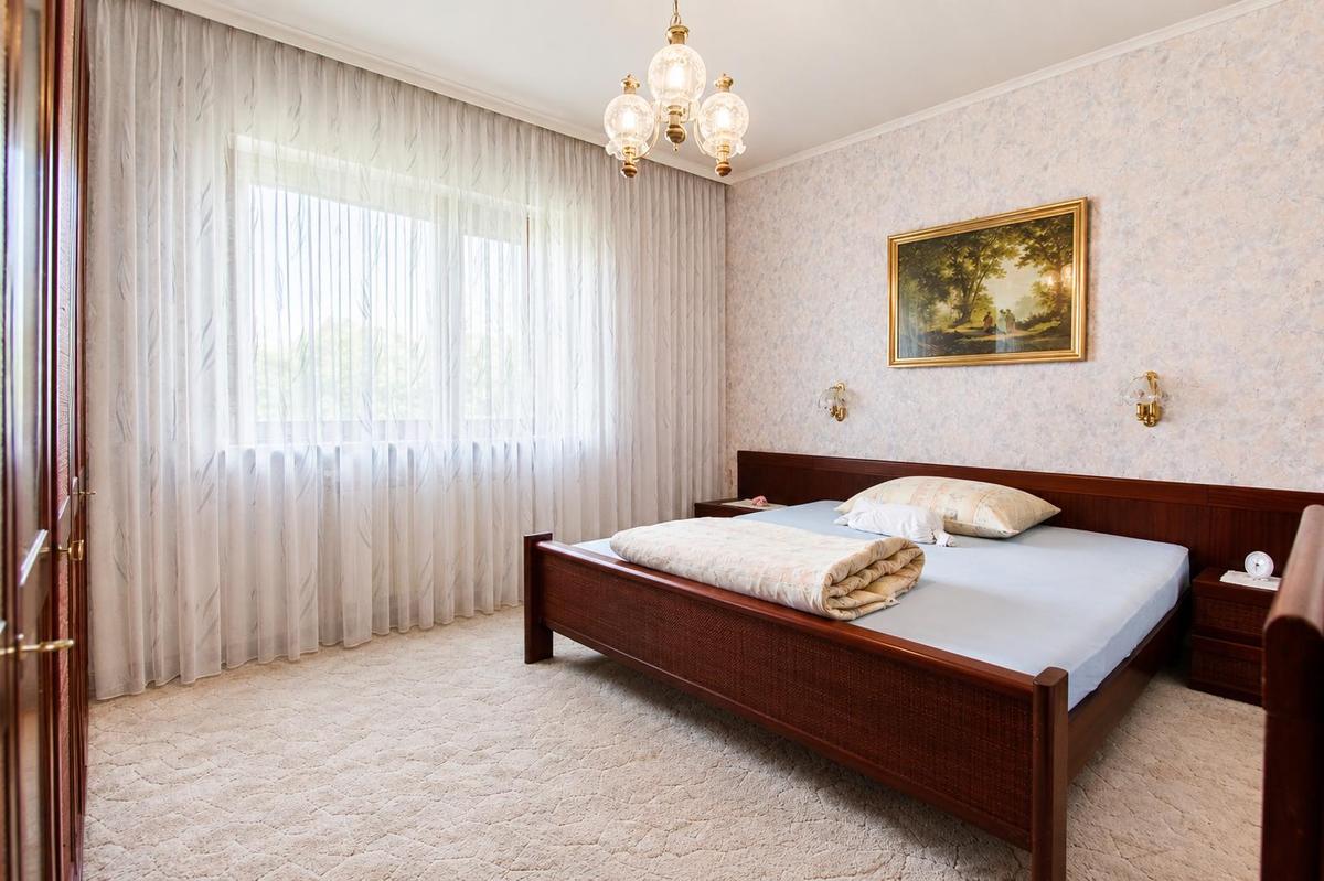 Bild 6, Schlafzimmer EG
