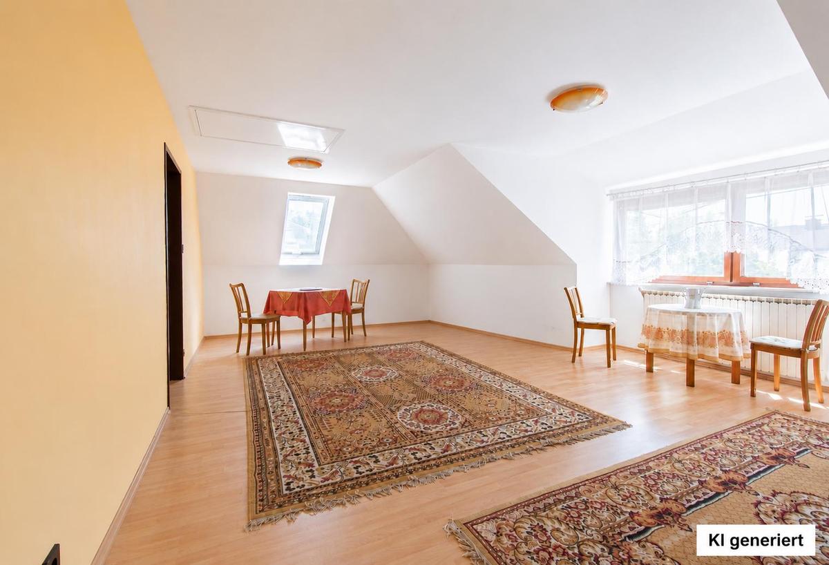 Bild 12, Zimmer OG, ger�umt