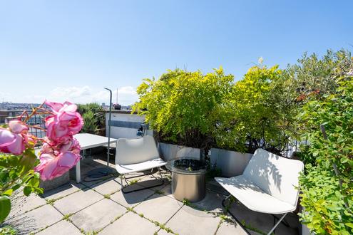 "Definitely Not Ordinary - Dachterassenjuwel mit Panoramablick!"