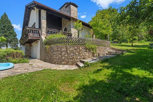 "GR�NOASE MIT FAMILIENHAUS"