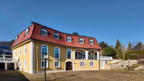 "Exklusiver Besitz mit unverbaubarer Aussicht!"