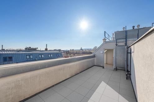 Viel Platz auf drei Ebenen, gro�e Dachterrasse mit Weitblick ? �berzeugender Preis!