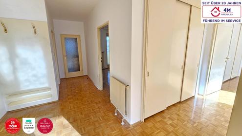 ? Alle Zimmer zentral begehbar ? durchdachte 3-Zimmer-Wohnung mit Loggia