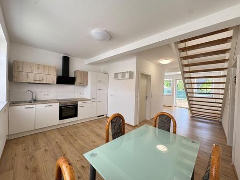 "Gro�z�gige 4-Zimmer-Maisonette mit sonnigem Garten"