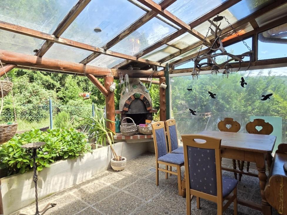 �berdachte Nordterrasse
