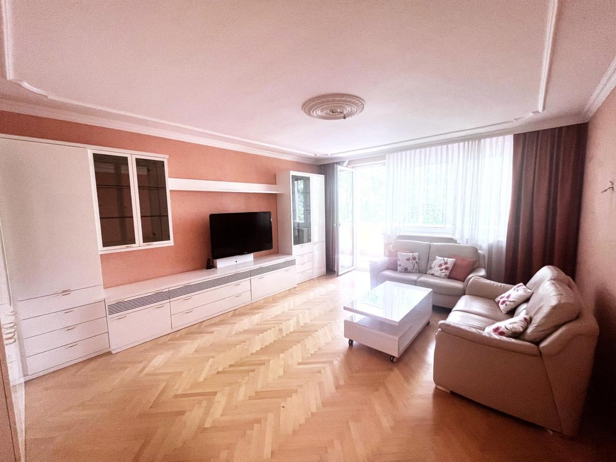 02 Wohnzimmer