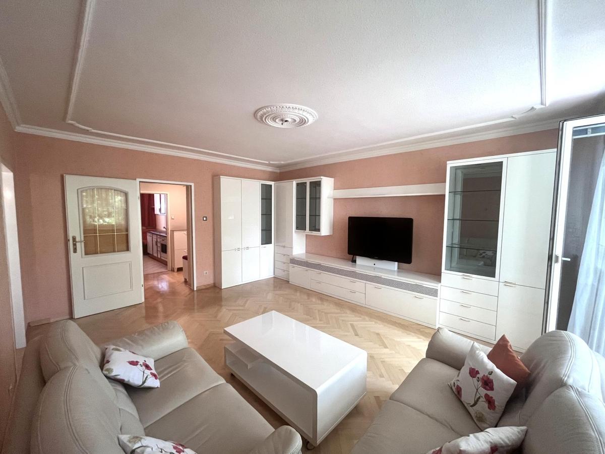 07 Wohnzimmer