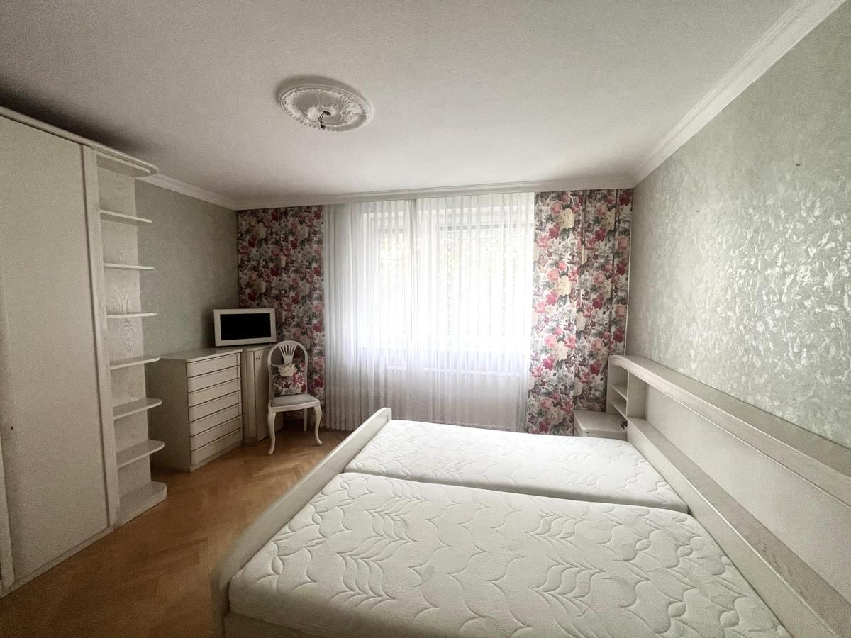 11 Schlafzimmer