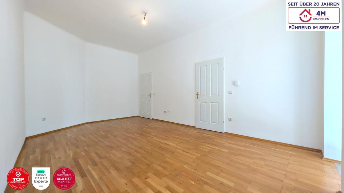 Wohnzimmer vom Balkon