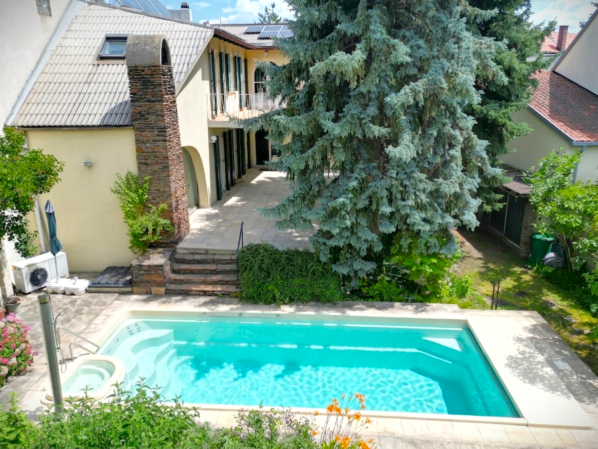 12 Pool