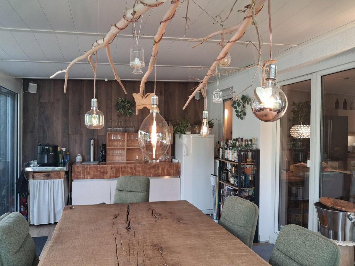 8 �berdachte Terrasse bzw. Wintergarten 1220