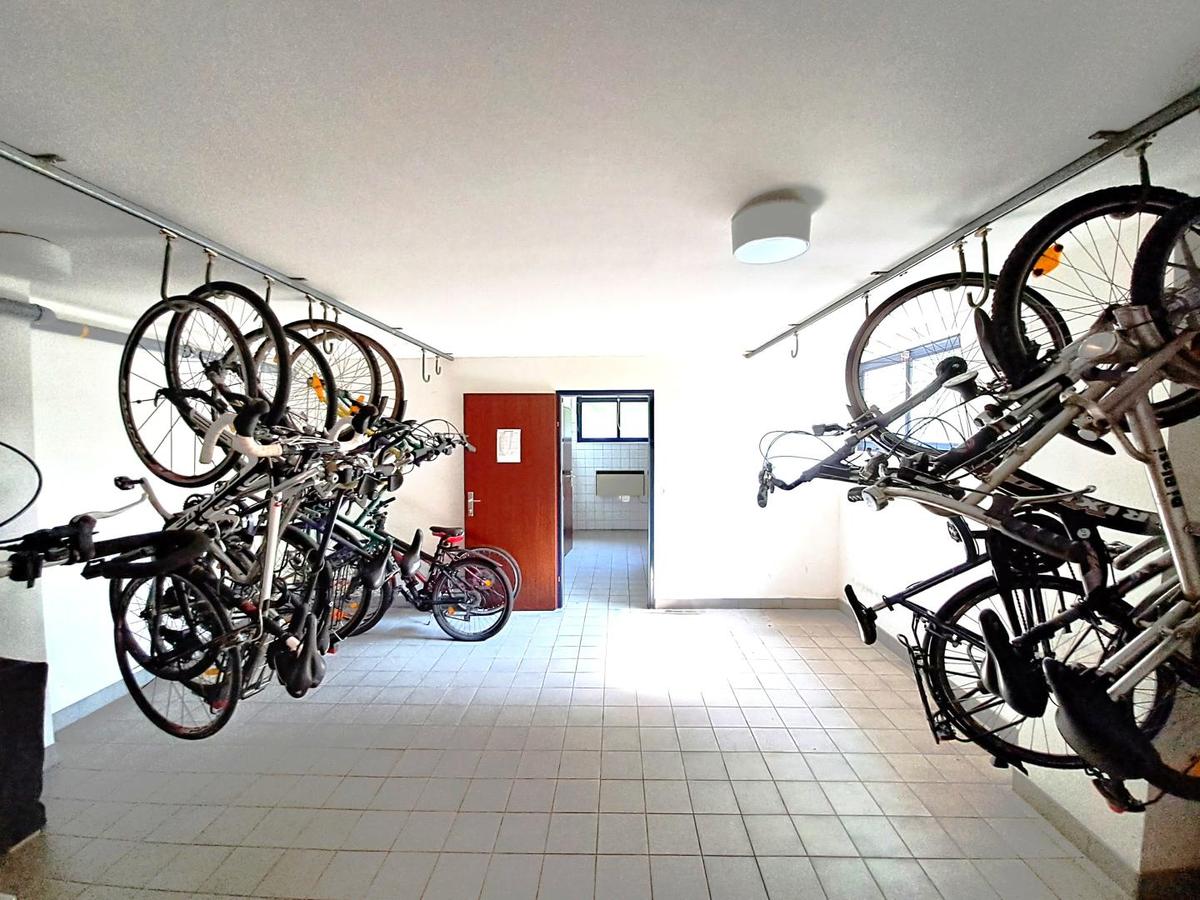 Fahrrad- bzw. Kinderwagenabstellraum