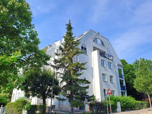 CHARMANTE LOGGIA-WOHNUNG - SCH�NE ZENTRALE LAGE IN OBERD�BLING - ERSTBEZUG NACH MODERNISIERUNG