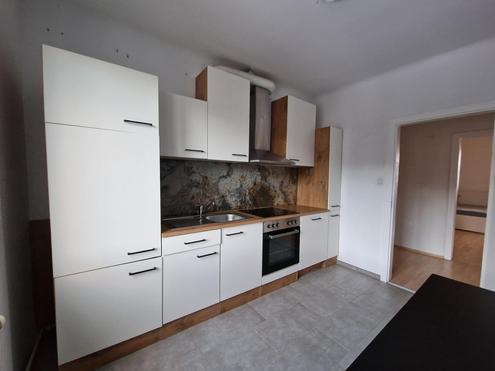 "Erstbezug - Neu sanierte Wohnung - 4-Zimmer - neue K�che (vollausgestattet) mit Essplatz und gro�em Balkon"
