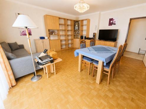 "Einziehen statt Renovieren! 3 Zi | 83,83 m² | WG-tauglich | möbliert | Keller | sofort verfügbar"