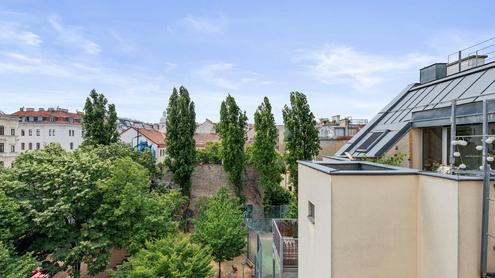 �ber den D�chern des 7. Bezirks. Exklusive Dachgescho�wohnung mit Terrasse in der Burggasse!