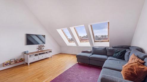 �ber den D�chern des 7. Bezirks. Exklusive Dachgescho�wohnung mit Terrasse in der Burggasse!