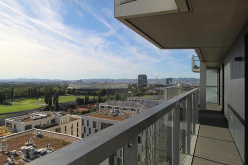 "Erstbezug im Marina Tower"