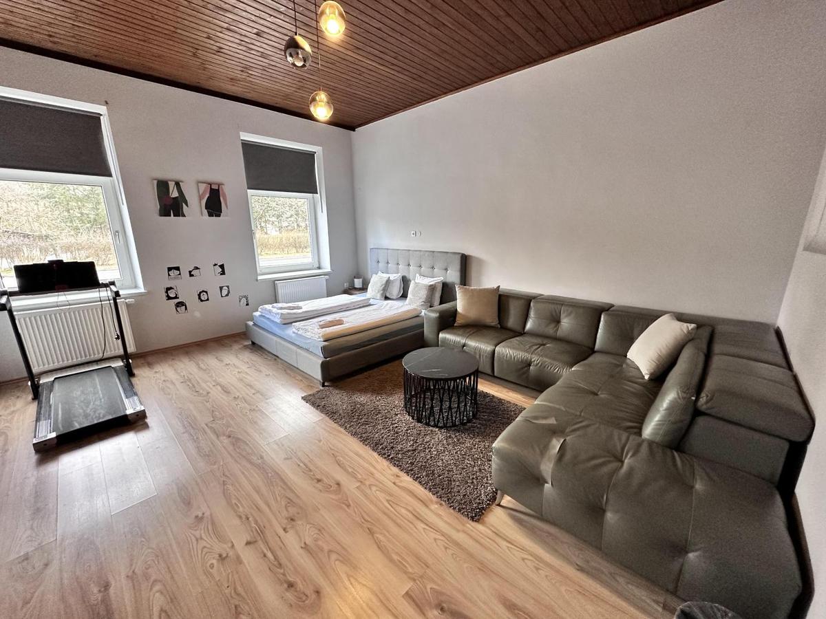 04 Wohnzimmer