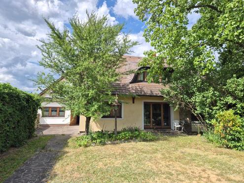 SOLIDES EINFAMILIENHAUS IN ZENTRUMSN�HE