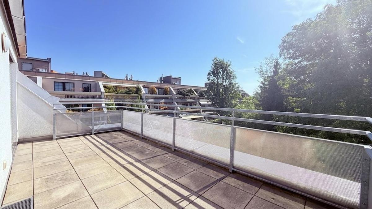 sonnige Terrasse