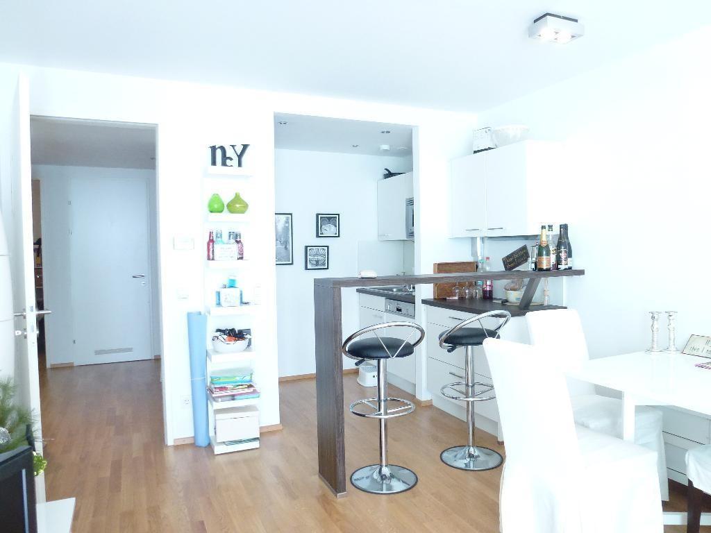 Blick zur K�che mit Fr�hst�cks-Tresen