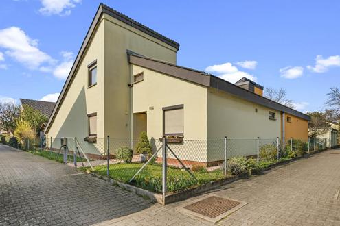 "Doppelhaush�lfte - 4 Zimmer- Galerie-Garten-Garage--Badeteich Hirschstetten!"