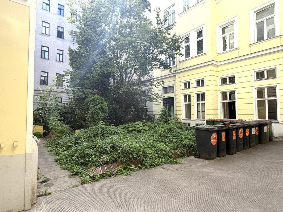 8 INNENHOF