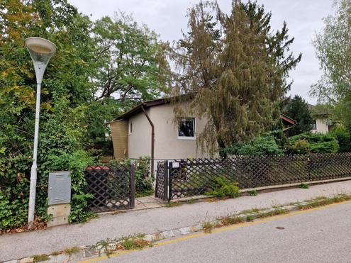 "KLEINES HAUS MIT GROSSEM POTENTIAL - IHRE CHANCE IN HOLLABRUNN!"