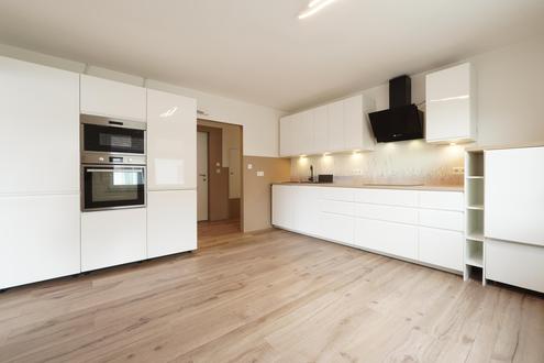 HAUS STATT WOHNUNG | Garten &amp; Pool | Nur ca. 30 Min. nach Wien