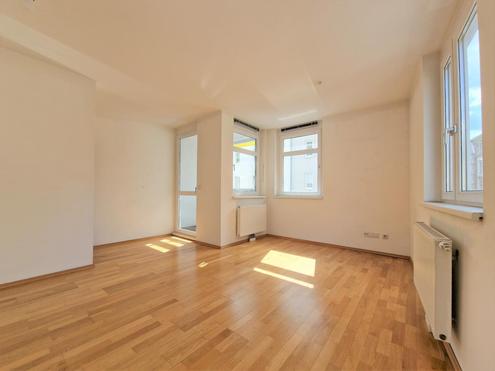 Breitenfelder Gasse: 4-Zimmer Wohnung mit Loggia in toller Lage - 4.OG